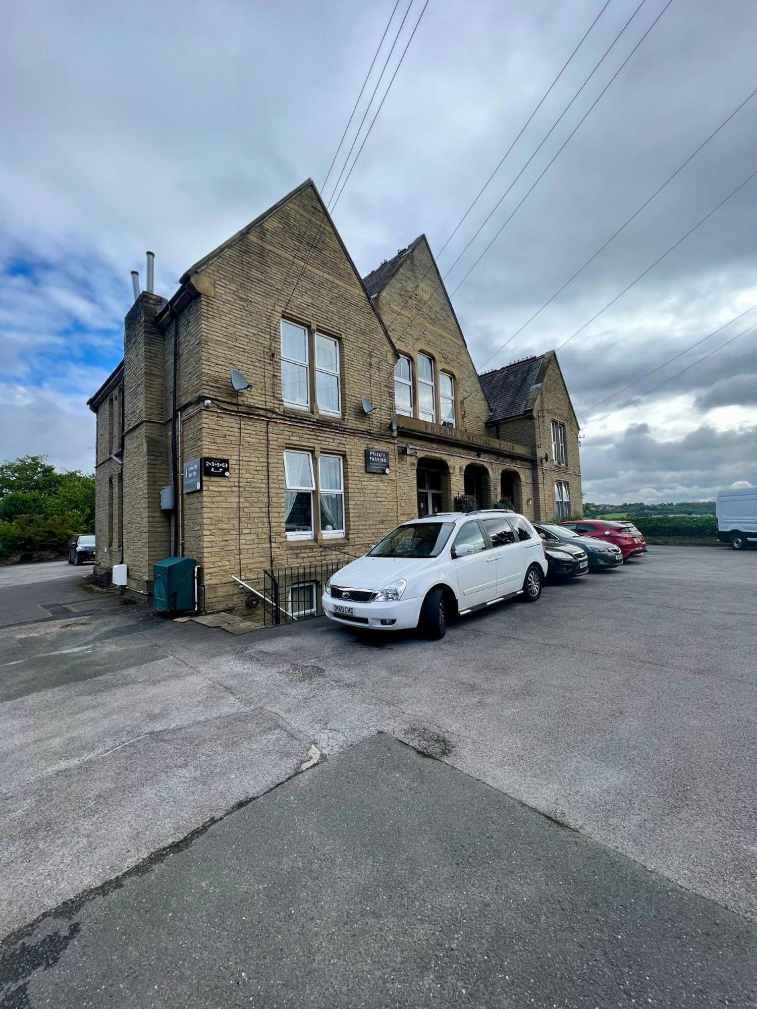 The Loft @ Brighouse Apartment Exterior foto