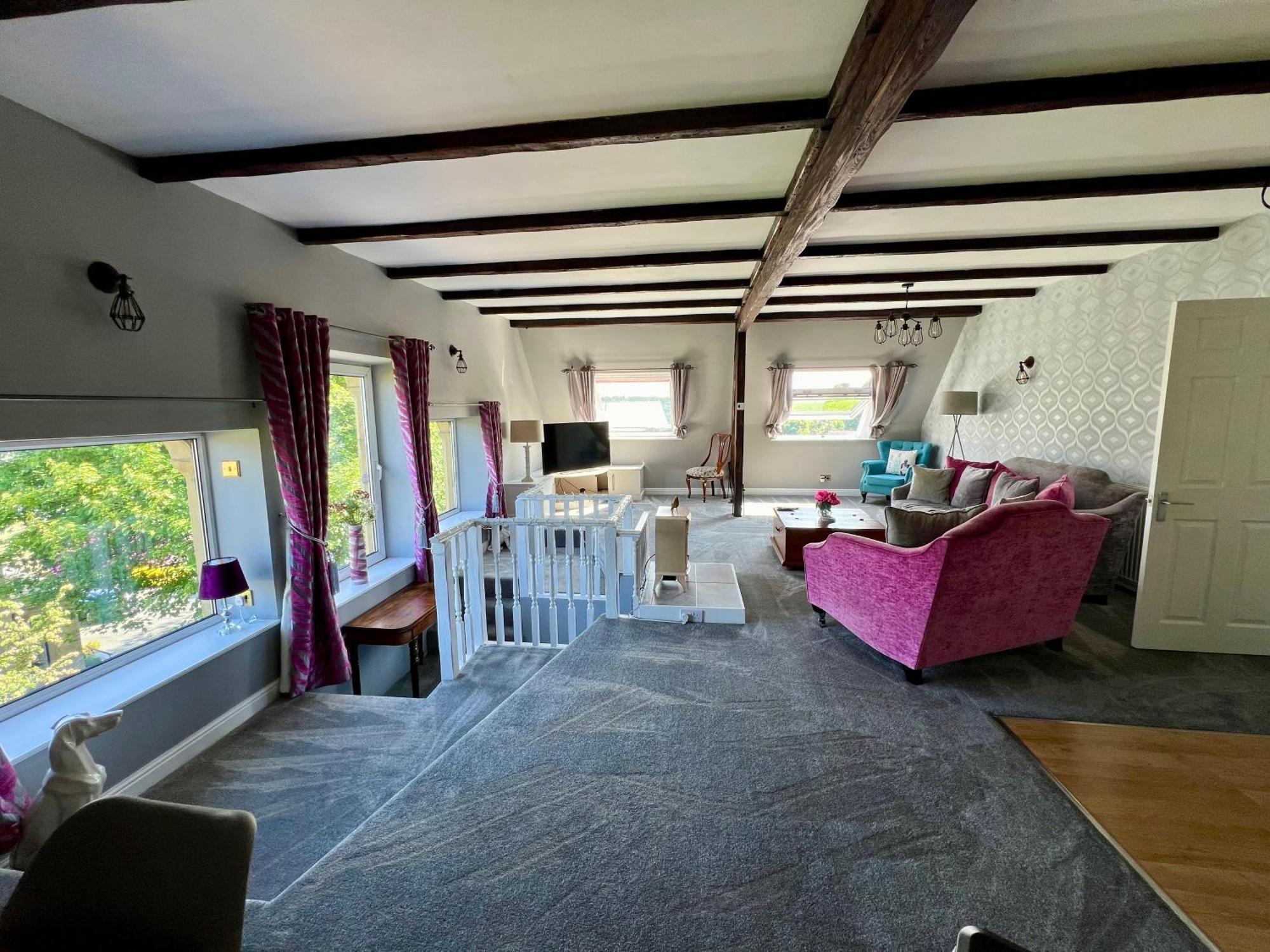 The Loft @ Brighouse Apartment Exterior foto